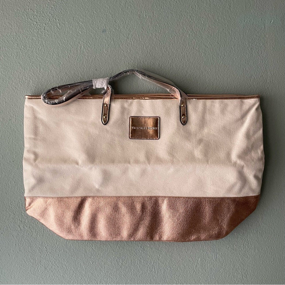 🌱5/$25🌱 Victoria’s Secret | Beige Rose Gold Shimmer Large Shoulder Tote Bag
